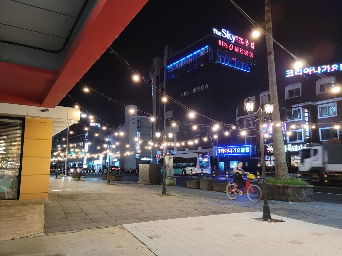 Готель Jeju Vision House Екстер'єр фото