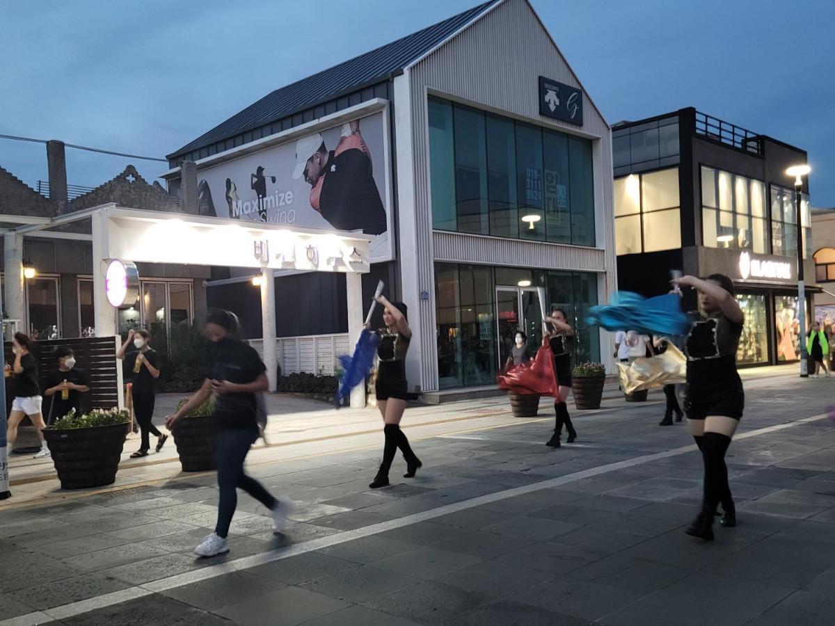 Готель Jeju Vision House Екстер'єр фото