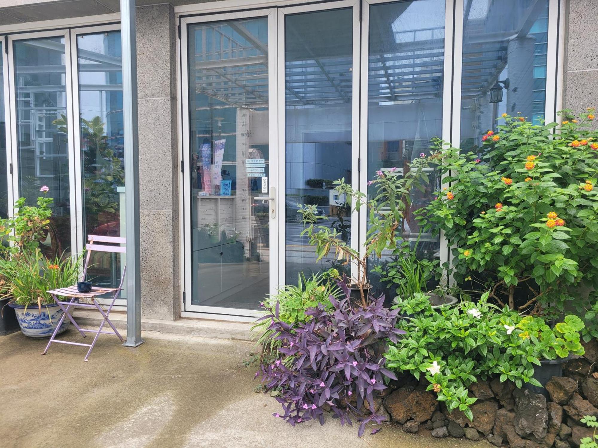 Готель Jeju Vision House Екстер'єр фото