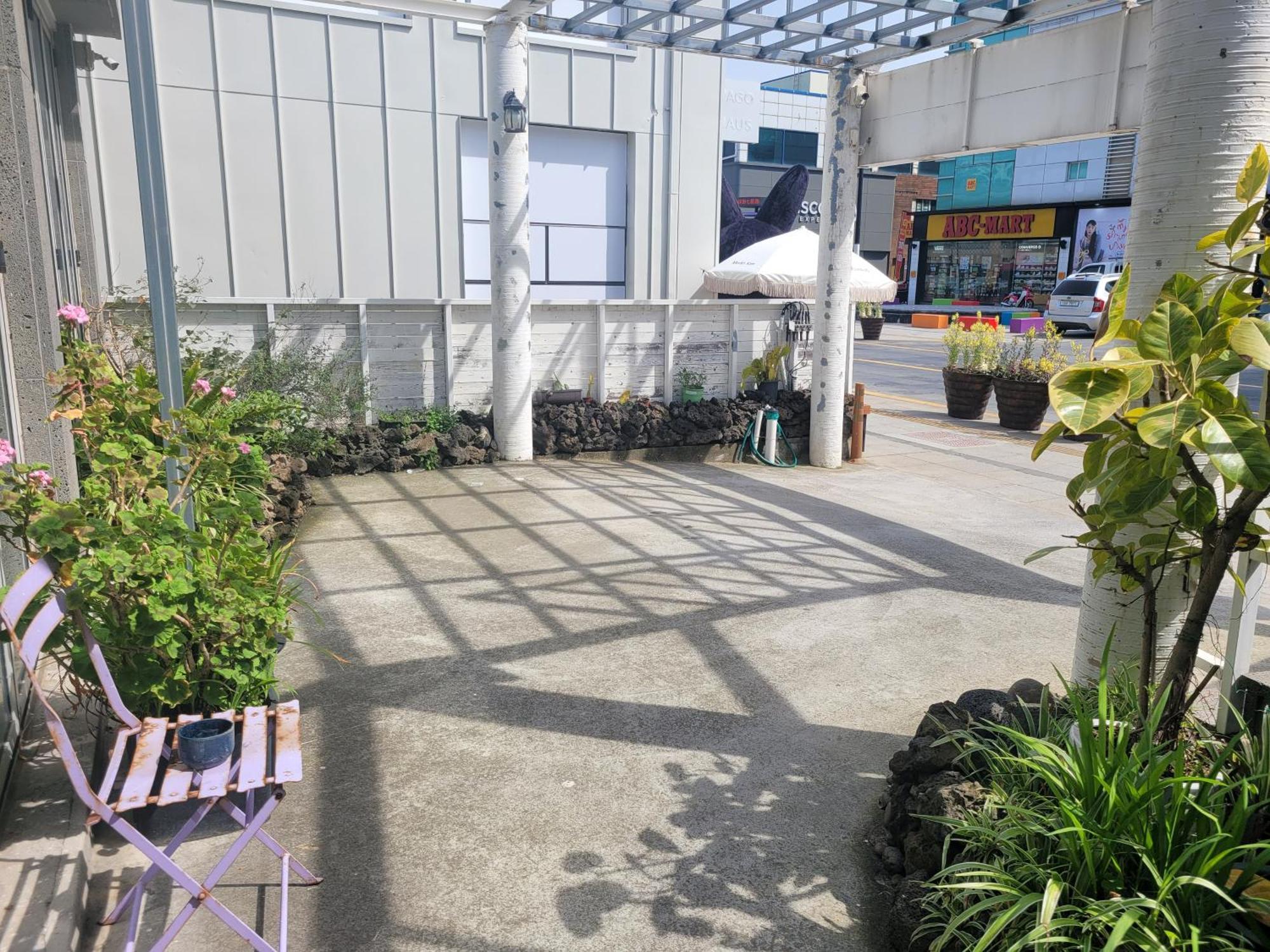 Готель Jeju Vision House Екстер'єр фото