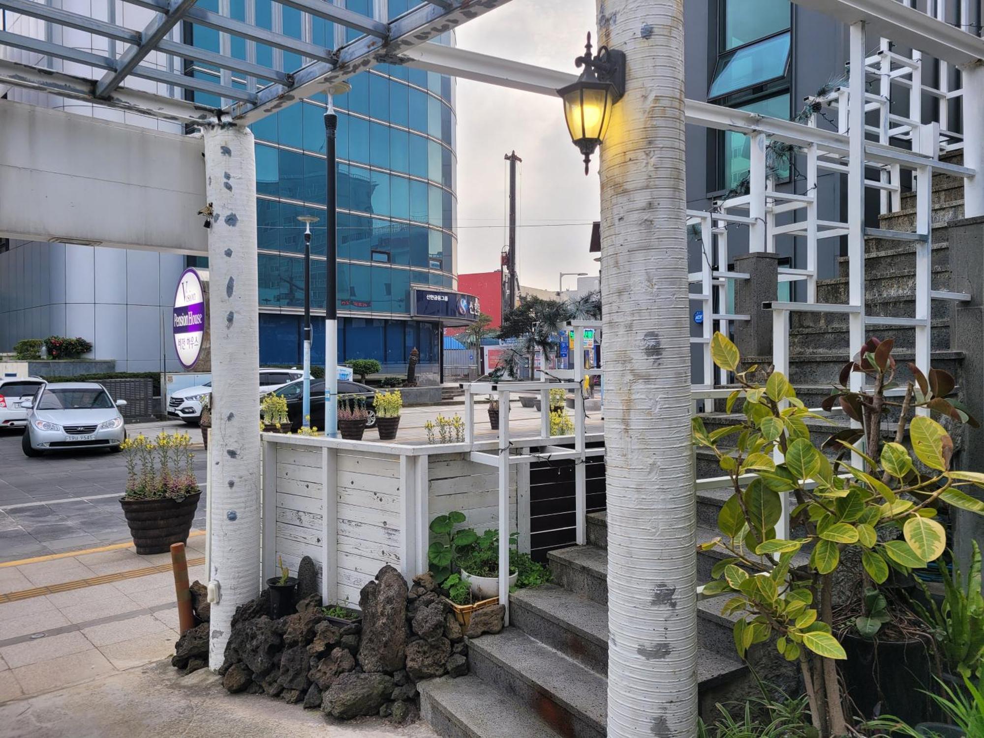 Готель Jeju Vision House Екстер'єр фото
