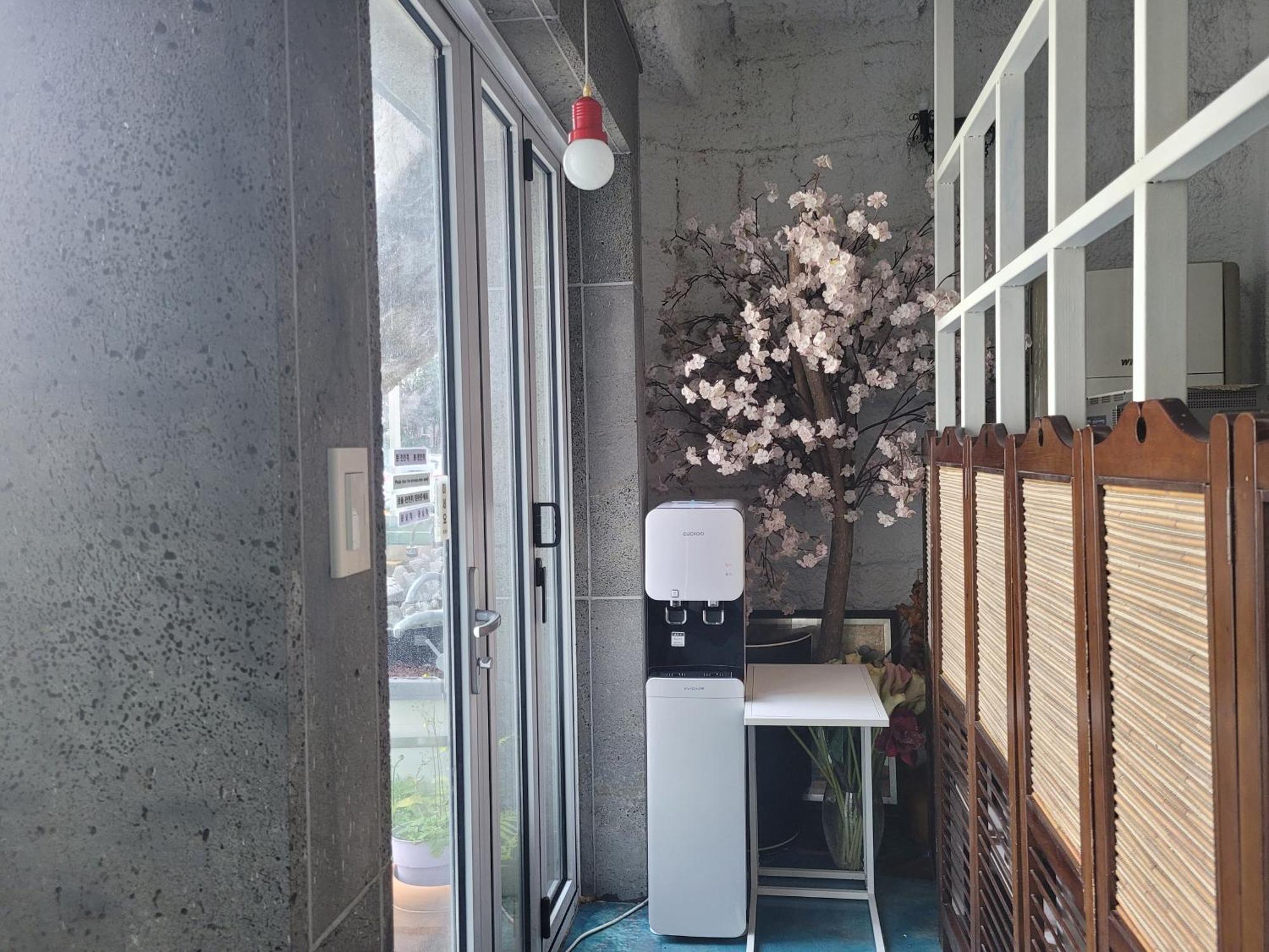 Готель Jeju Vision House Екстер'єр фото